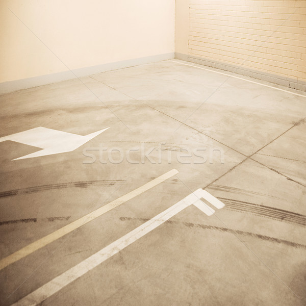 Parcare gol podea perete putea folosit Imagine de stoc © donatas1205
