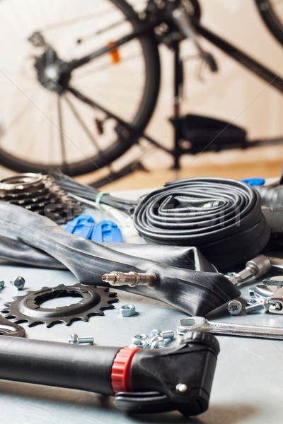 Bicikli javít fölösleges alkatrészek szerszámok munka Stock fotó © donatas1205