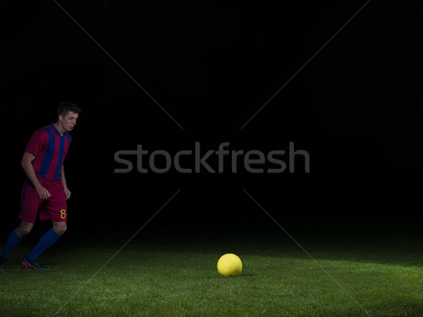 Voetballer kick bal voetbal stadion veld Stockfoto © dotshock