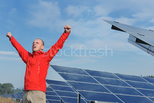 男 工程師 工作 地方 太陽能電池板 商業照片 © dotshock