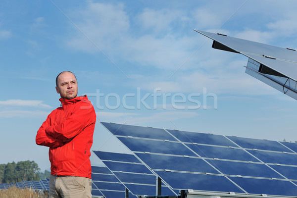 男 工程師 工作 地方 太陽能電池板 商業照片 © dotshock