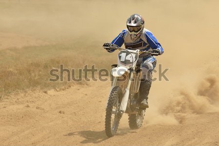 Motocross bicicletă rasă viteză putere extremă Imagine de stoc © dotshock