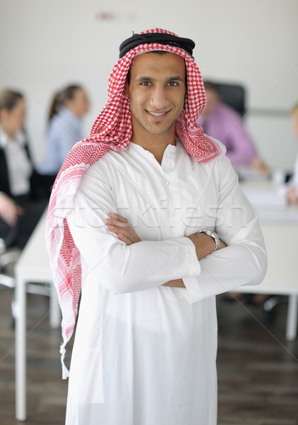 Arabisch Geschäftsmann Sitzung Geschäftstreffen gut aussehend jungen Stock foto © dotshock