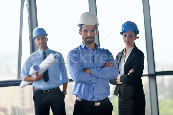 Foto stock: Gente · de · negocios · ingenieros · reunión · grupo · presentación · brillante