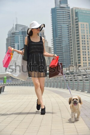 Stockfoto: Gelukkig · jonge · vrouw · puppy · leuk · mooie · zwarte · jurk