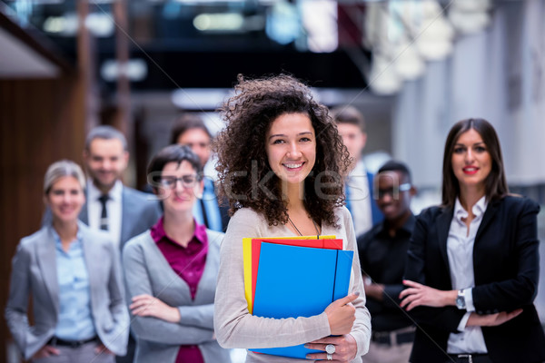 Negócio grupo jovem pessoas de negócios caminhada Foto stock © dotshock