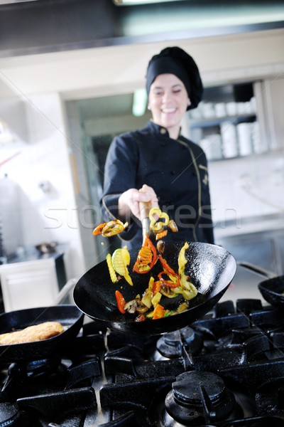 Zdjęcia stock: Kucharz · posiłek · piękna · młodych · kobieta · smaczny
