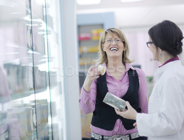 Foto stock: Farmacéutico · médicos · drogas · comprador · farmacia · farmacia
