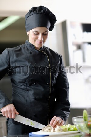 Chef woestijn cake keuken geconcentreerde Stockfoto © dotshock