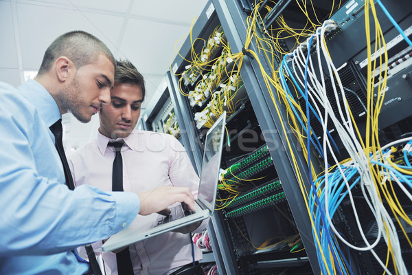 Инженеры сеть сервер комнату группа молодые Сток-фото © dotshock