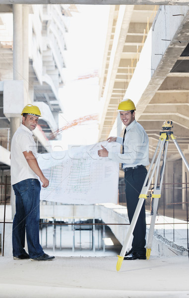 Team plaats zakenlieden groep architect controleren Stockfoto © dotshock