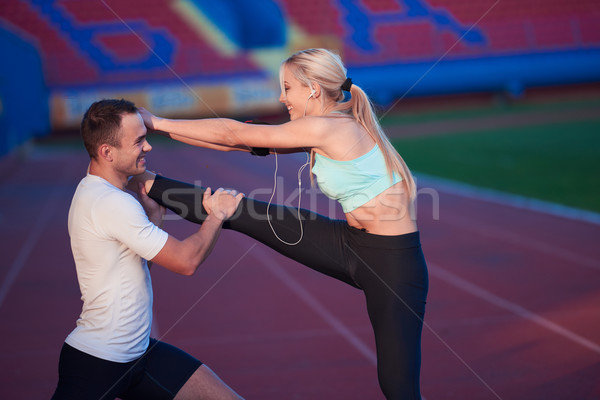 Sportlich Frau sportlich Rennstrecke jungen Läufer Stock foto © dotshock