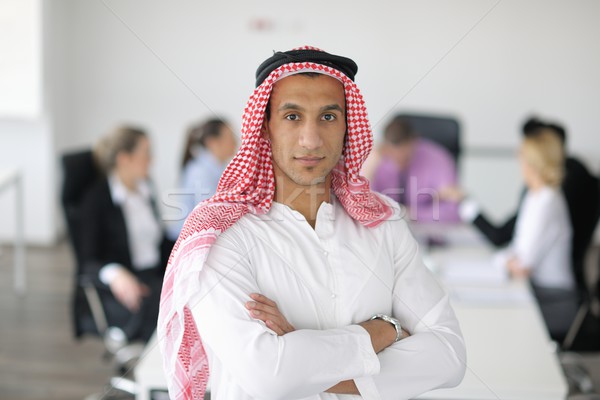 Stock foto: Arabisch · Geschäftsmann · Sitzung · Geschäftstreffen · gut · aussehend · jungen
