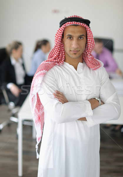Arabisch Geschäftsmann Sitzung Geschäftstreffen gut aussehend jungen Stock foto © dotshock