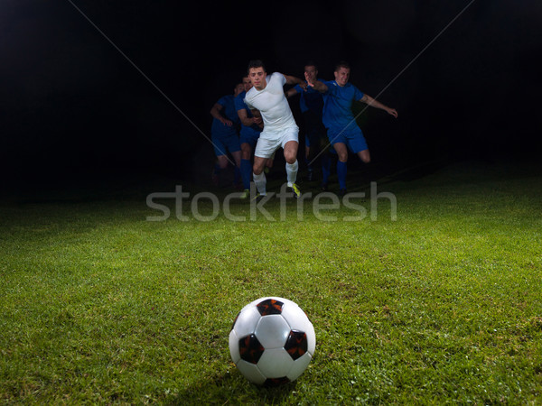 足球 玩家 決鬥 足球 團隊 播放機 商業照片 © dotshock