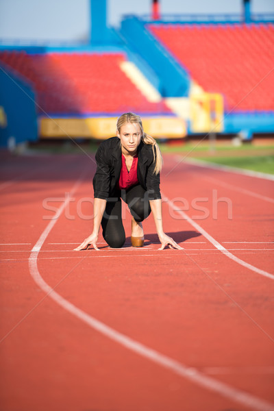 Stockfoto: Zakenvrouw · klaar · start · positie · lopen