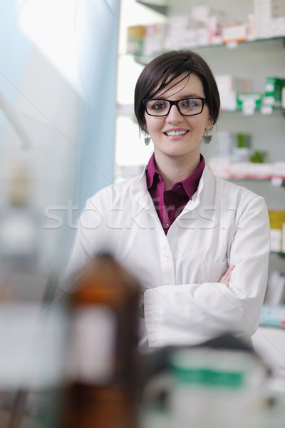 Stock foto: Apotheker · Chemiker · Frau · stehen · Apotheke · Apotheke