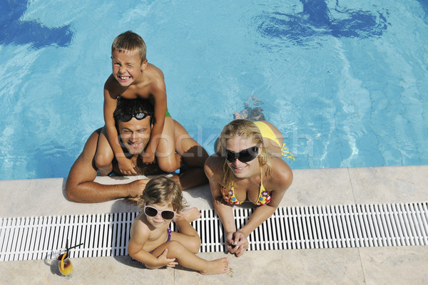 Stok fotoğraf: Mutlu · genç · aile · eğlence · yüzme · havuzu · yaz · tatili