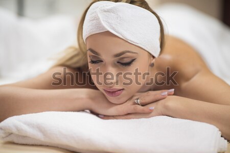 Gyönyörű fiatal nő fürdő wellness arc hát Stock fotó © dotshock