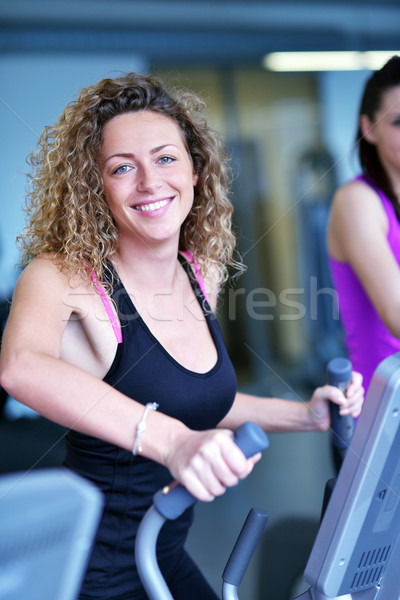 Kadın egzersiz ayak değirmeni spor salonu spor uygunluk Stok fotoğraf © dotshock