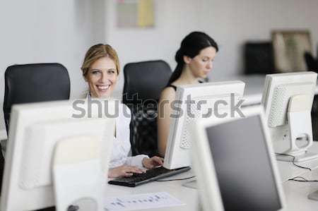 Gens d'affaires groupe travail client aider bureau [[stock_photo]] © dotshock