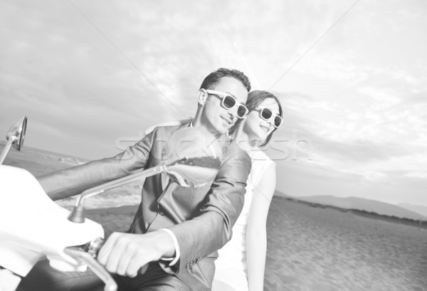 Stock fotó: Friss · házasok · pár · tengerpart · fehér · moped · esküvő