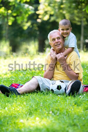 Stok fotoğraf: Dede · çocuk · park · tablet · sevmek