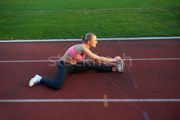 Sportlich Frau sportlich Rennstrecke jungen Läufer Stock foto © dotshock