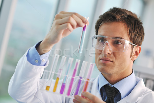 Investigación ciencia personas médico estudiante brillante Foto stock © dotshock