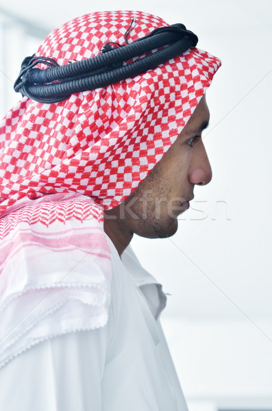 Árabe homem de negócios brilhante escritório feliz jovem Foto stock © dotshock