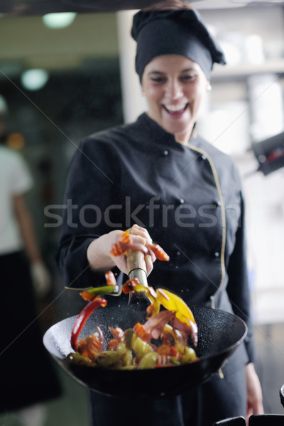 Chef maaltijd mooie jonge vrouw smakelijk Stockfoto © dotshock