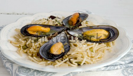 [[stock_photo]]: Ail · servi · plaque · alimentaire · poissons · shell