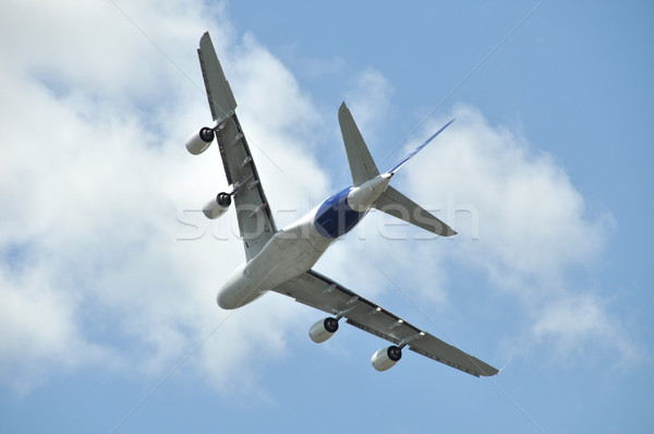 Care zboară cer avion serviciu alb scară Imagine de stoc © dutourdumonde