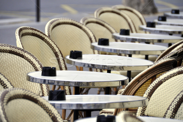 Cafenea terasa Paris tipic Franta lemn Imagine de stoc © dutourdumonde