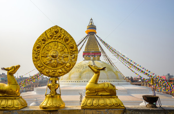 Cielo ojo edificio bandera Asia oración Foto stock © dutourdumonde