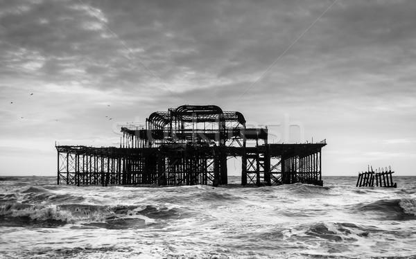 Ocidente pier preto e branco praia céu nuvens Foto stock © dutourdumonde