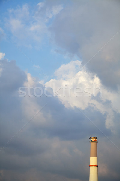 Centrale elettrica camino nuvoloso cielo potere generazione Foto d'archivio © eldadcarin
