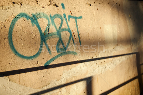 Urbaine graffitis tag mur coup [[stock_photo]] © eldadcarin