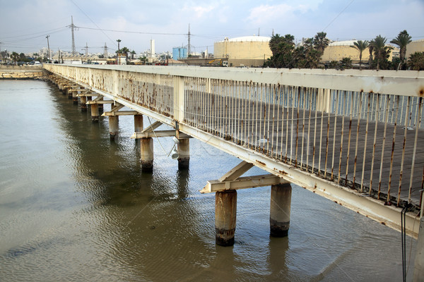 Râu pod pietonal iarnă urban industrie Imagine de stoc © eldadcarin