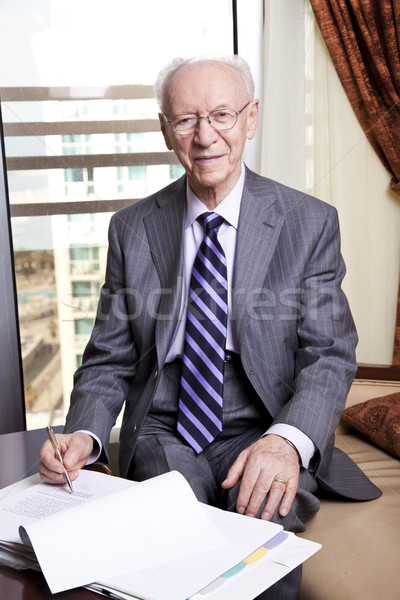 Senior Geschäftsmann lächelnd ältere 80er Jahre Stock foto © eldadcarin