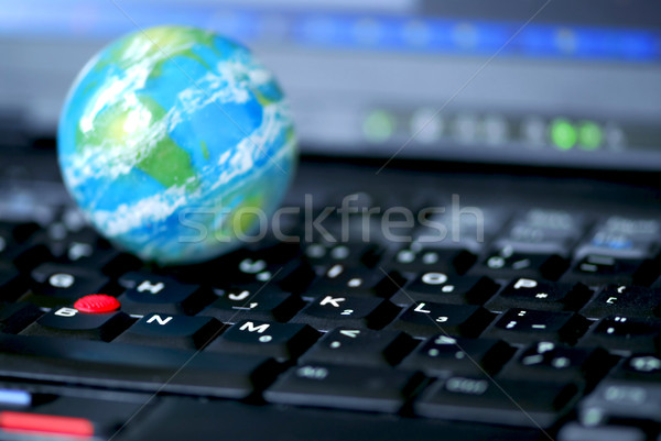 Internet calculator afaceri la nivel mondial conectivitate afaceri internationale Imagine de stoc © elenaphoto