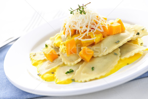 Ravioli jantar abóbora servido queijo Foto stock © elenaphoto