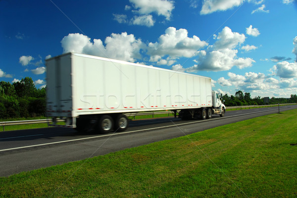 Bewegende vrachtwagen snel achttien snelweg beetje Stockfoto © elenaphoto