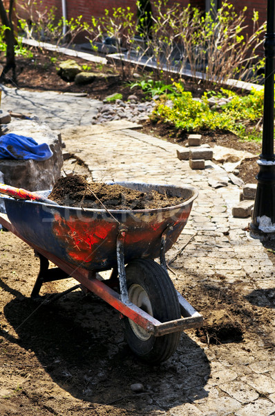 Peisagistica muncă progres casă acasă Imagine de stoc © elenaphoto
