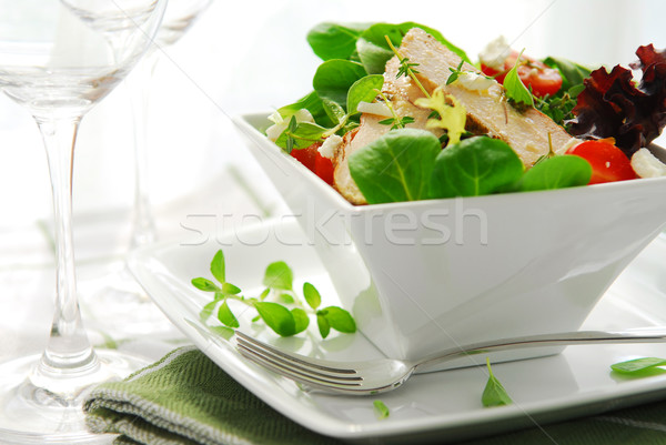 Imagine de stoc: Salată · proaspăt · verde · pui · la · gratar · ierburi · roşii