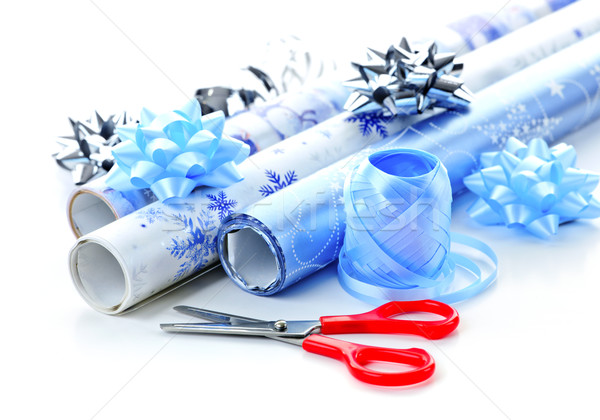 Weihnachten Geschenkpapier Rollen Bänder Bögen Schere Stock foto © elenaphoto