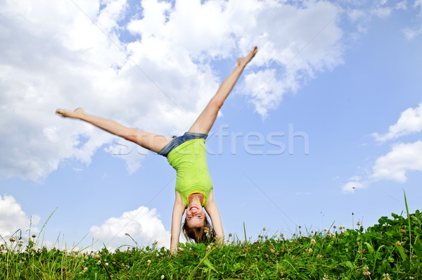 Joven jóvenes verano pradera cielo Foto stock © elenaphoto
