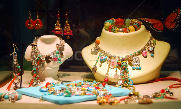 Biżuteria moda sklepu okno sklep sprzedaży Zdjęcia stock © elenaphoto