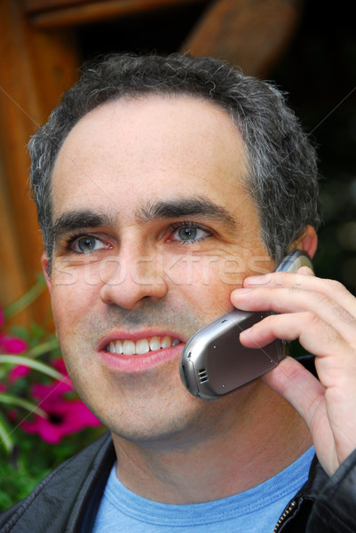 Mann Telefon anziehend sprechen Handy außerhalb Stock foto © elenaphoto