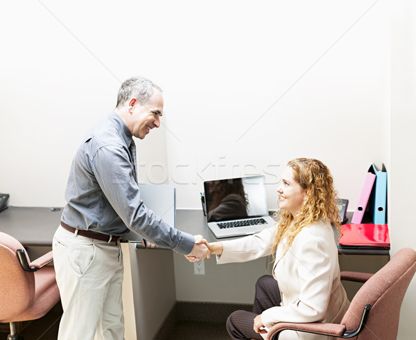 Férfi nő kézfogás iroda megbeszélés kezek Stock fotó © elenaphoto